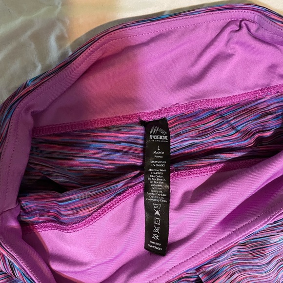 Reebok capris - Picture 2 of 2